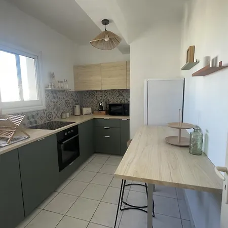Bright T4 With Balcony In * Toulon