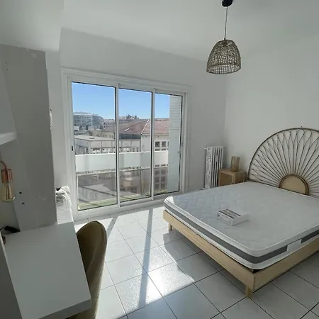 Bright T4 With Balcony In * Toulon